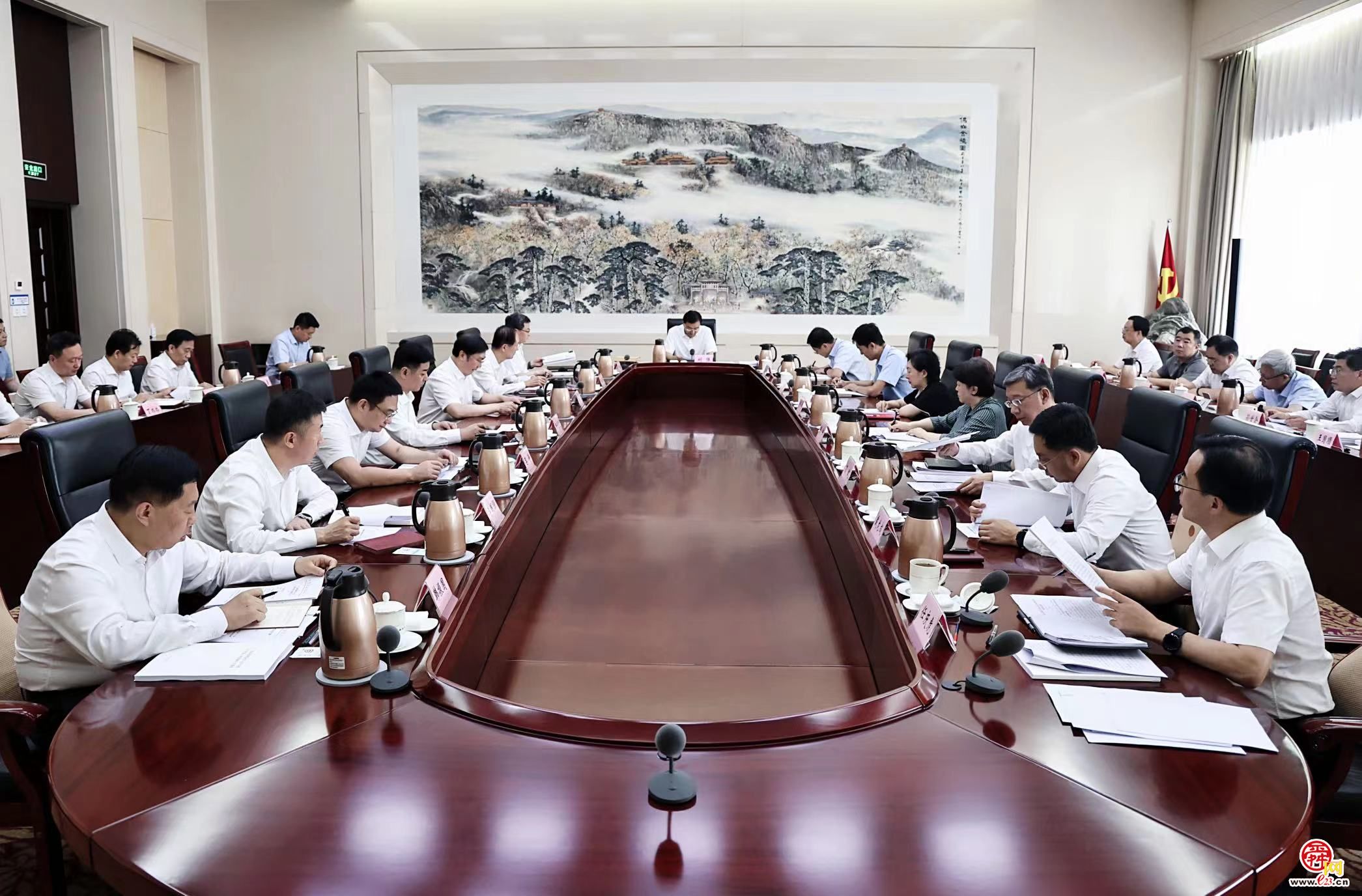 市委理论学习中心组举行集体学习 刘强主持 于海田韩金峰雷杰杨峰出席