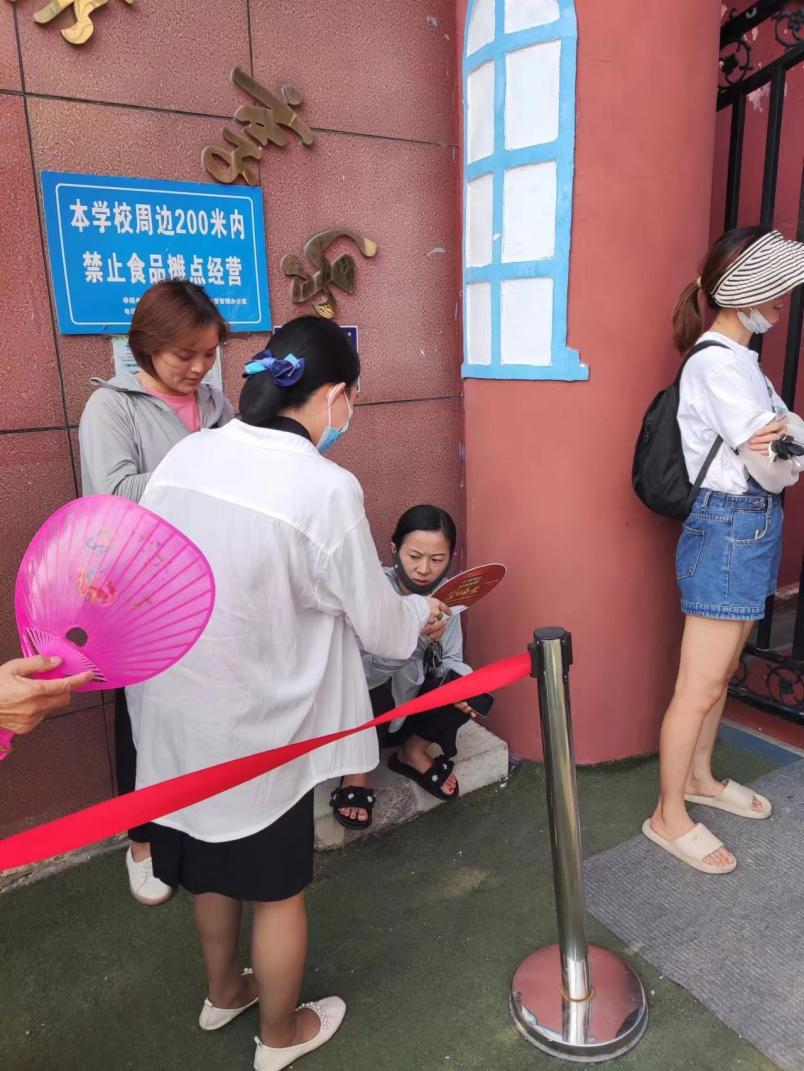 共同推进反洗钱宣传——民生银行济南历城支行在行动