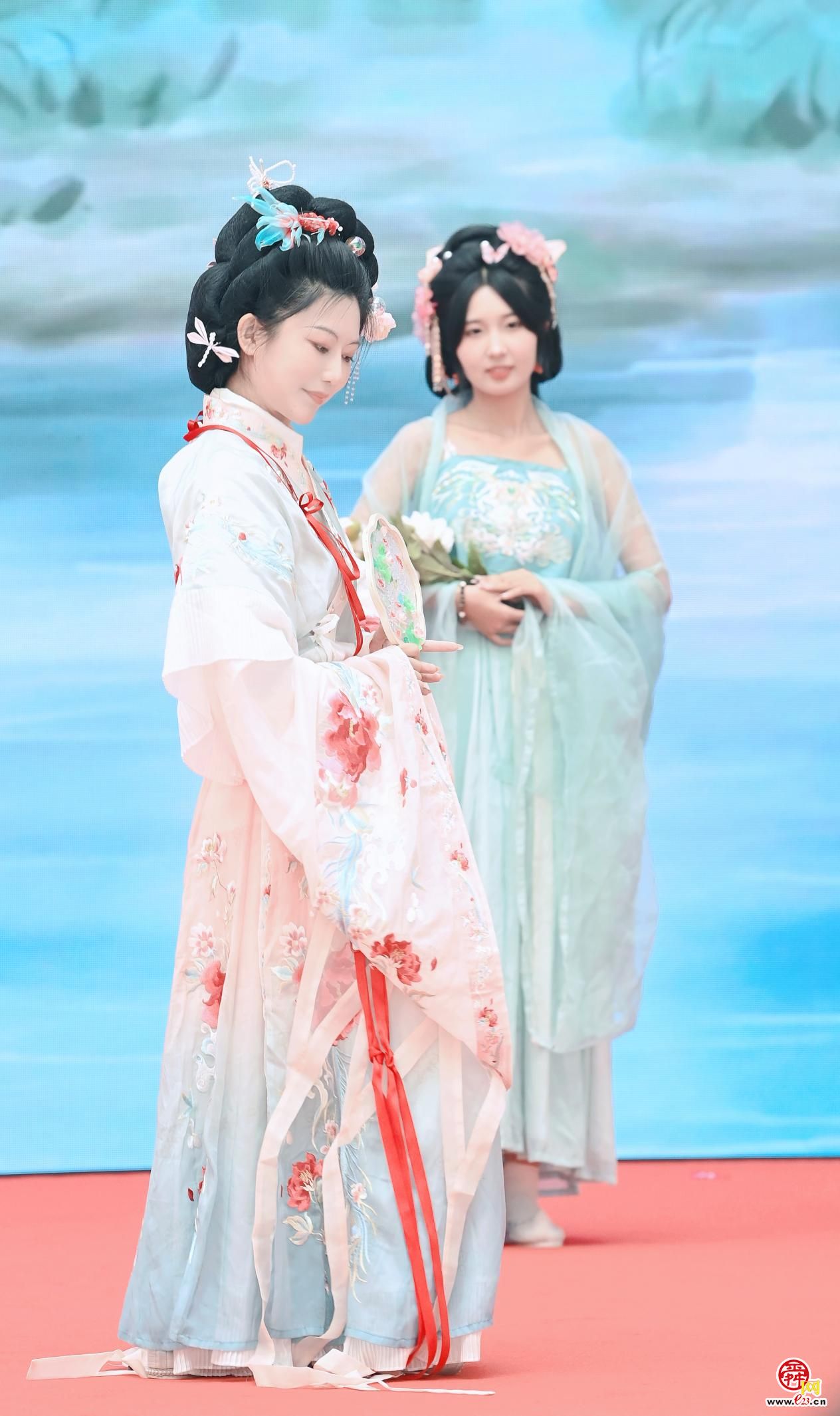 助力“诗城词都”创建！首届济南诗歌嘉年华唤起满城诗意