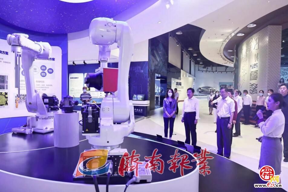 全国工商联领导到起步区考察 高云龙参加活动