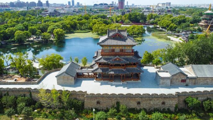 Парк Баймэйцюань с ансамблей древней архитектуры создали курортный район