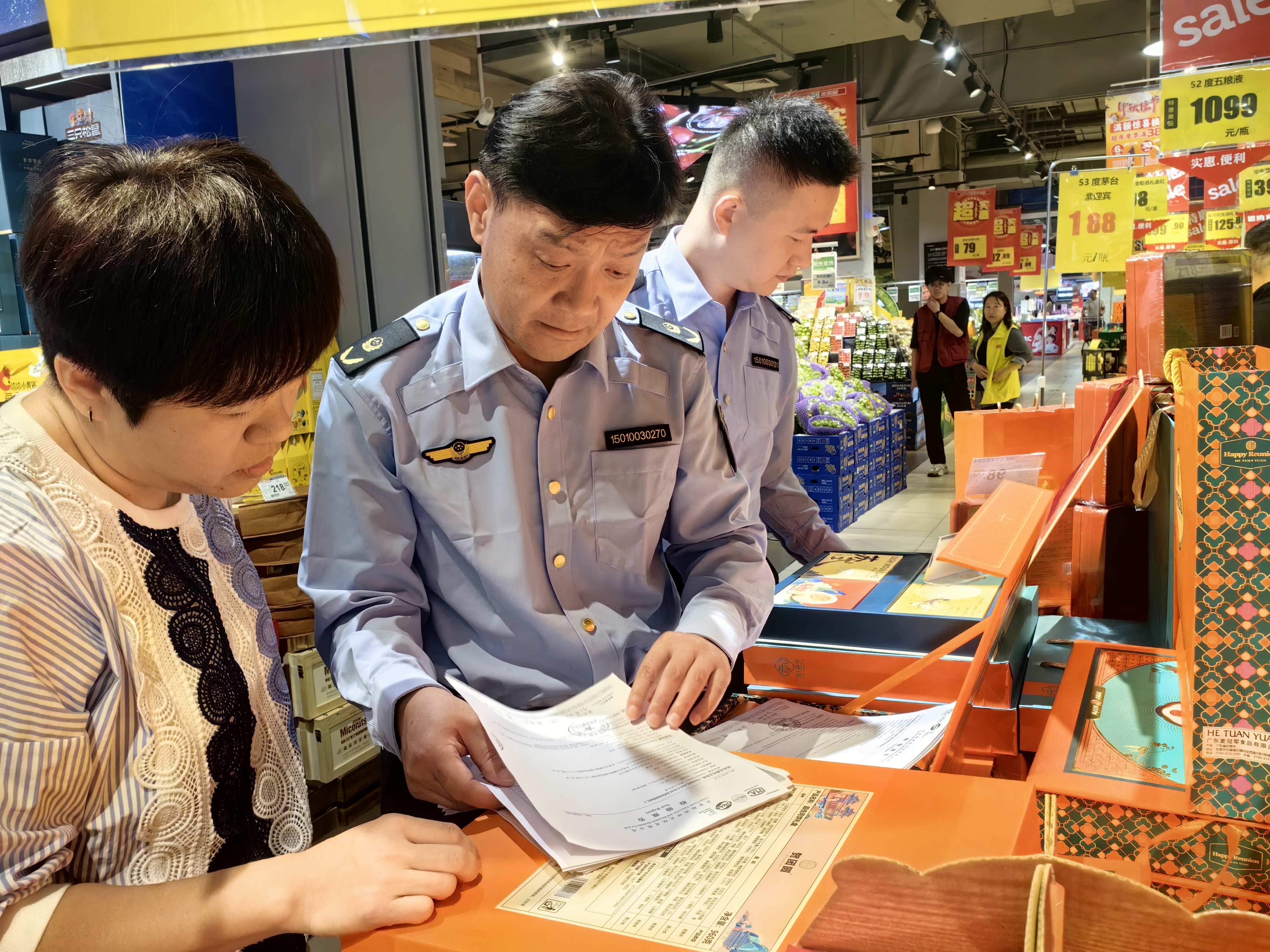 守护“团圆味” 济南开展月饼市场检查