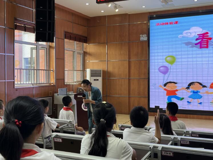 济南市“以德润心 阳光成长”关爱农村儿童心理健康活动举行