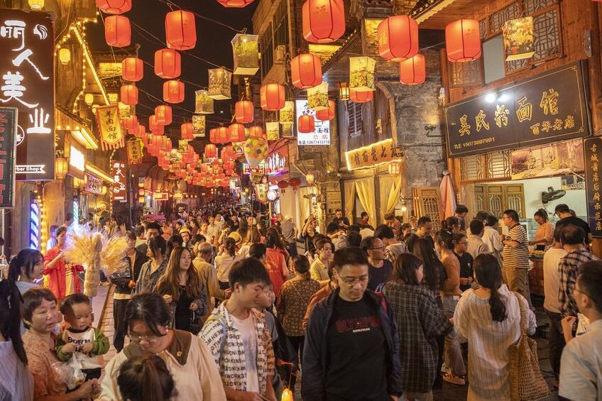 Доходы от внутреннего туризма в Китае в дни национальных каникул превысили 100 млрд долларов США
