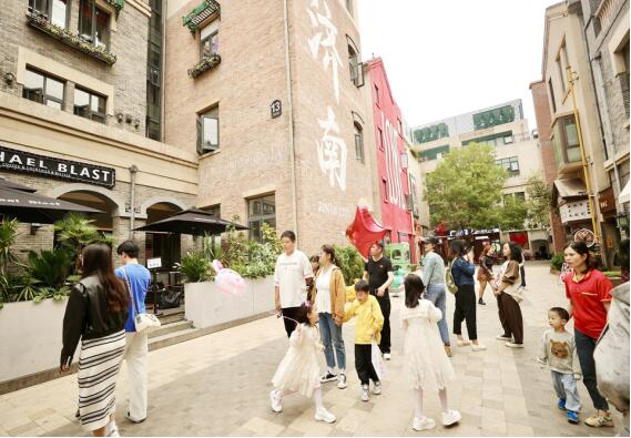 Toute la ligne du marché du tourisme culturel de Jinan est en feu pendant les deux vacances