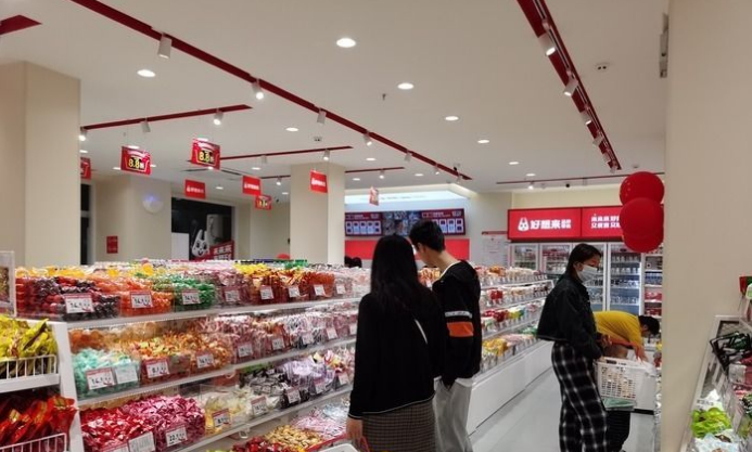 量贩零食新赛道，“低价牌”能否突出重围？