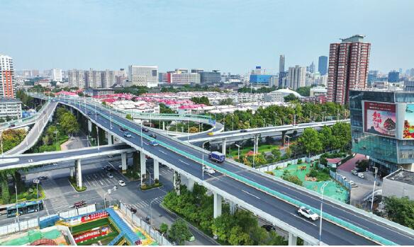На Шуньхэ подвесной дороге обновлён новый облик