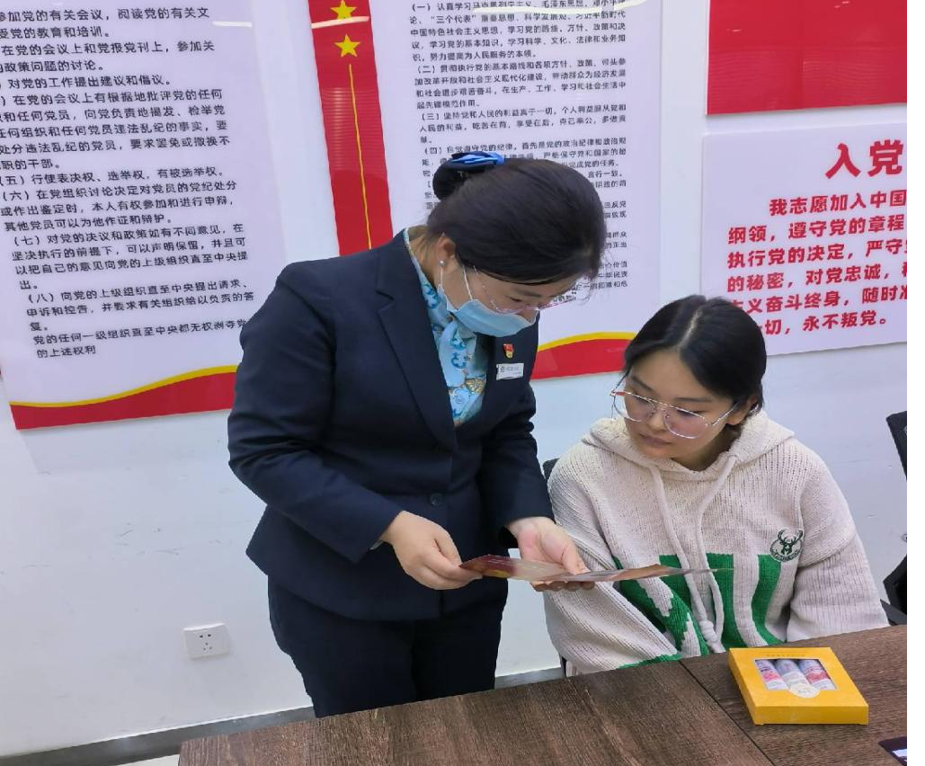 中国民生银行济南自贸区支行开展现金管理宣传活动