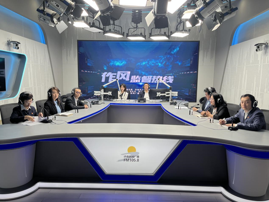 中国人寿济南市分公司党委委员、副总经理刘鹏一行参加济南新闻综合广播《作风监督热线》节目