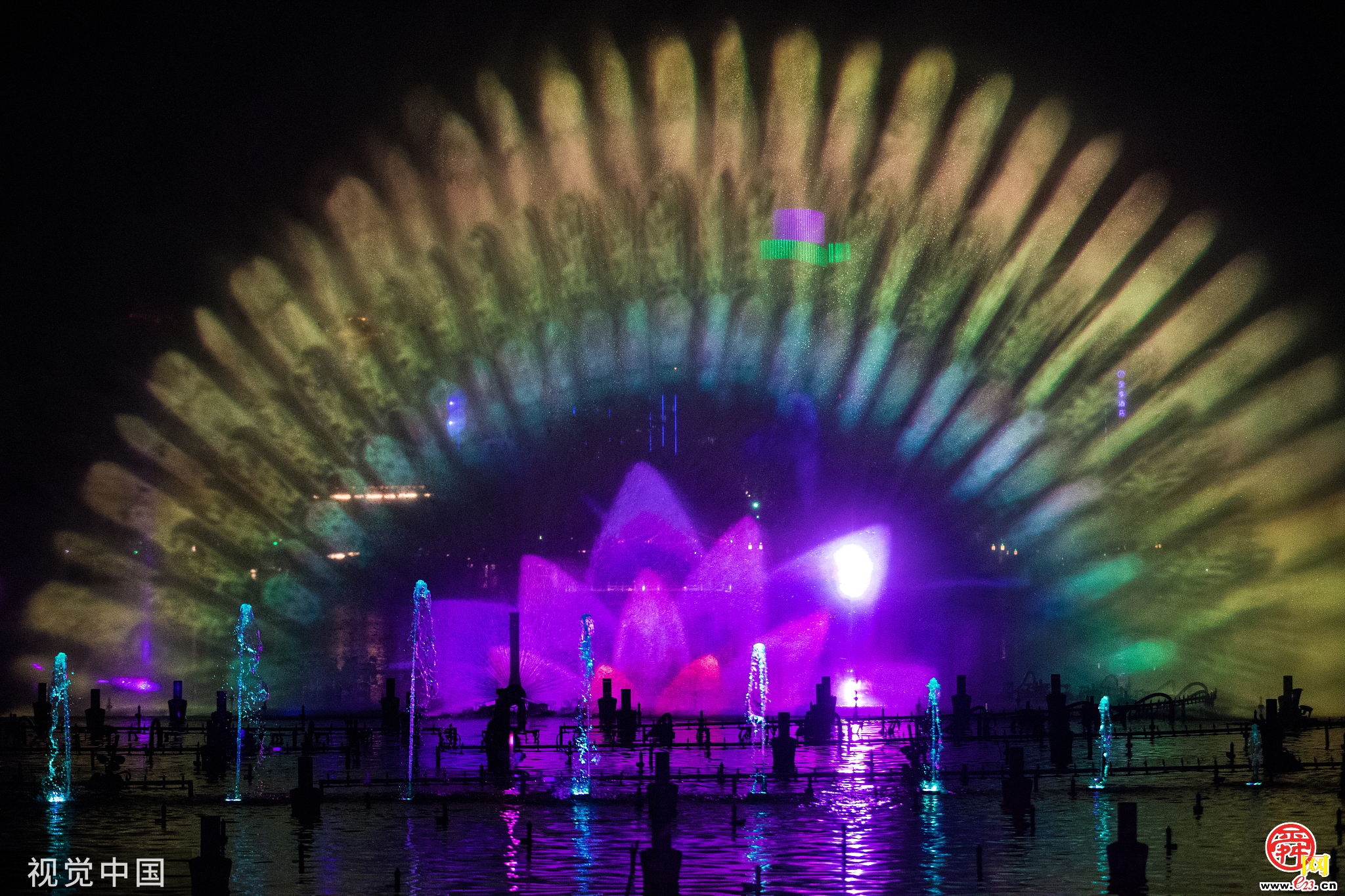 天气转冷，2023年“泉城夜宴·明湖秀”正式收官！