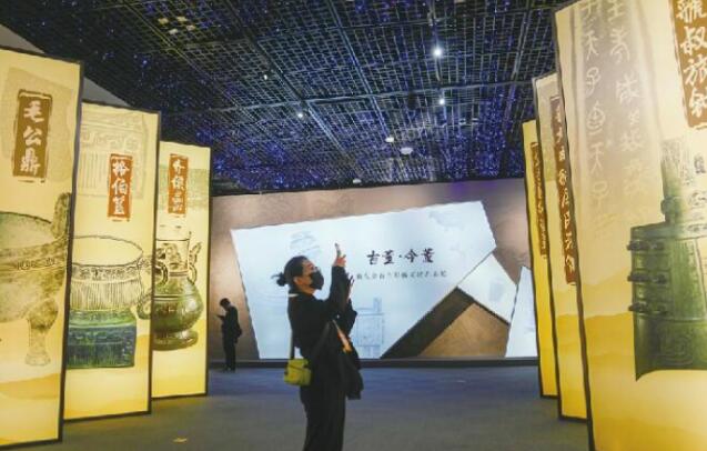 Two Exhibitions in Shandong Museum Open at Same Time