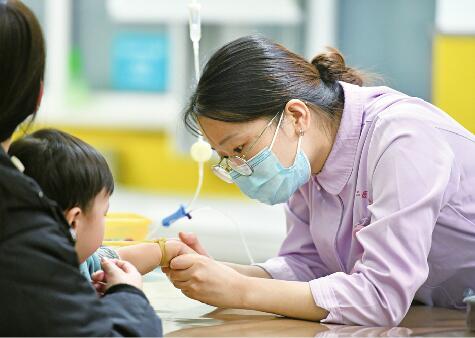 邦家卫健委五问五答儿童呼吸道传染患儿家庭合心题目