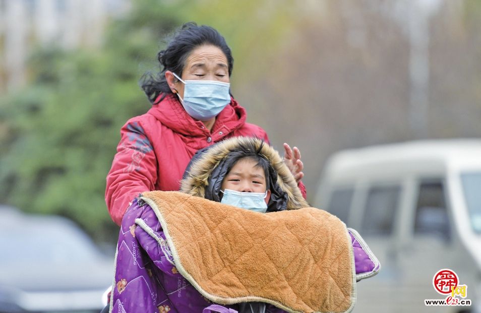 预计11日凌晨到中午济南全部区县将出现较明显降雪 今最高气温仅2℃ 周三起还有小雨雪