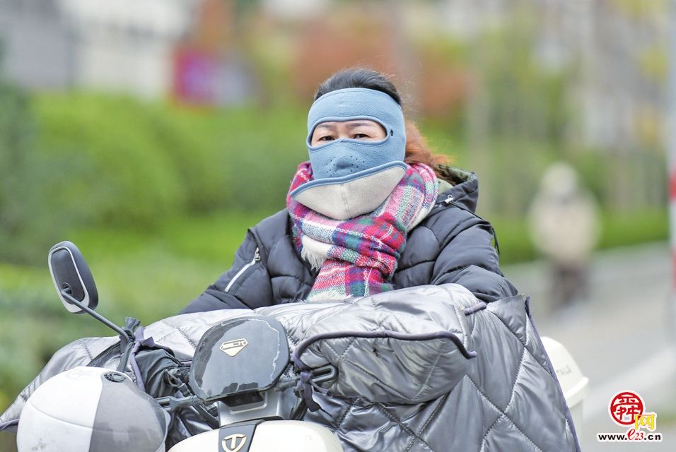 预计11日凌晨到中午济南全部区县将出现较明显降雪 今最高气温仅2℃ 周三起还有小雨雪