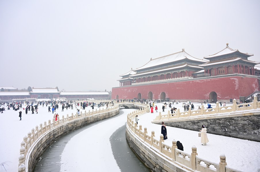 В Пекине продолжается снегопад и ожидается холодный фронт