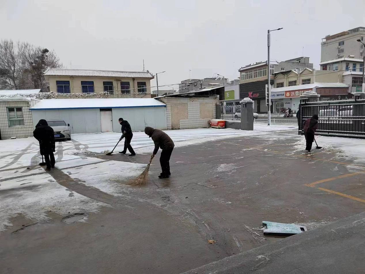 农行济南历城支行、泺源支行：以“雪”为令  破冰除雪助力城市通畅