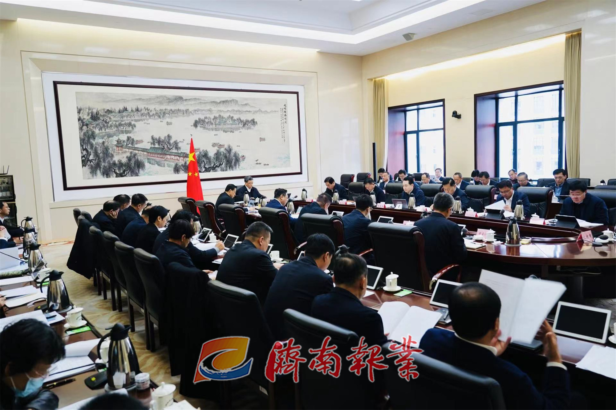 市政府党组召开扩大会议 学习贯彻习近平总书记重要讲话重要指示精神