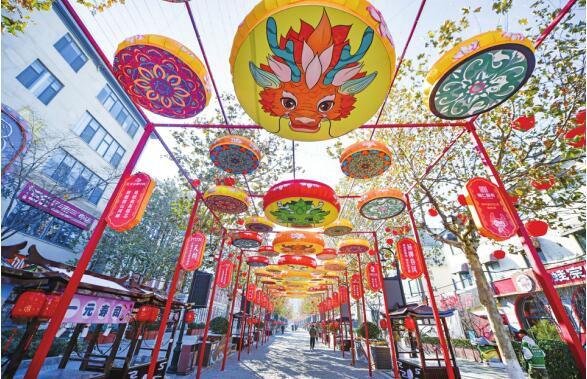 Lanterns for Year of Dragon Settle in Ji’nan West City