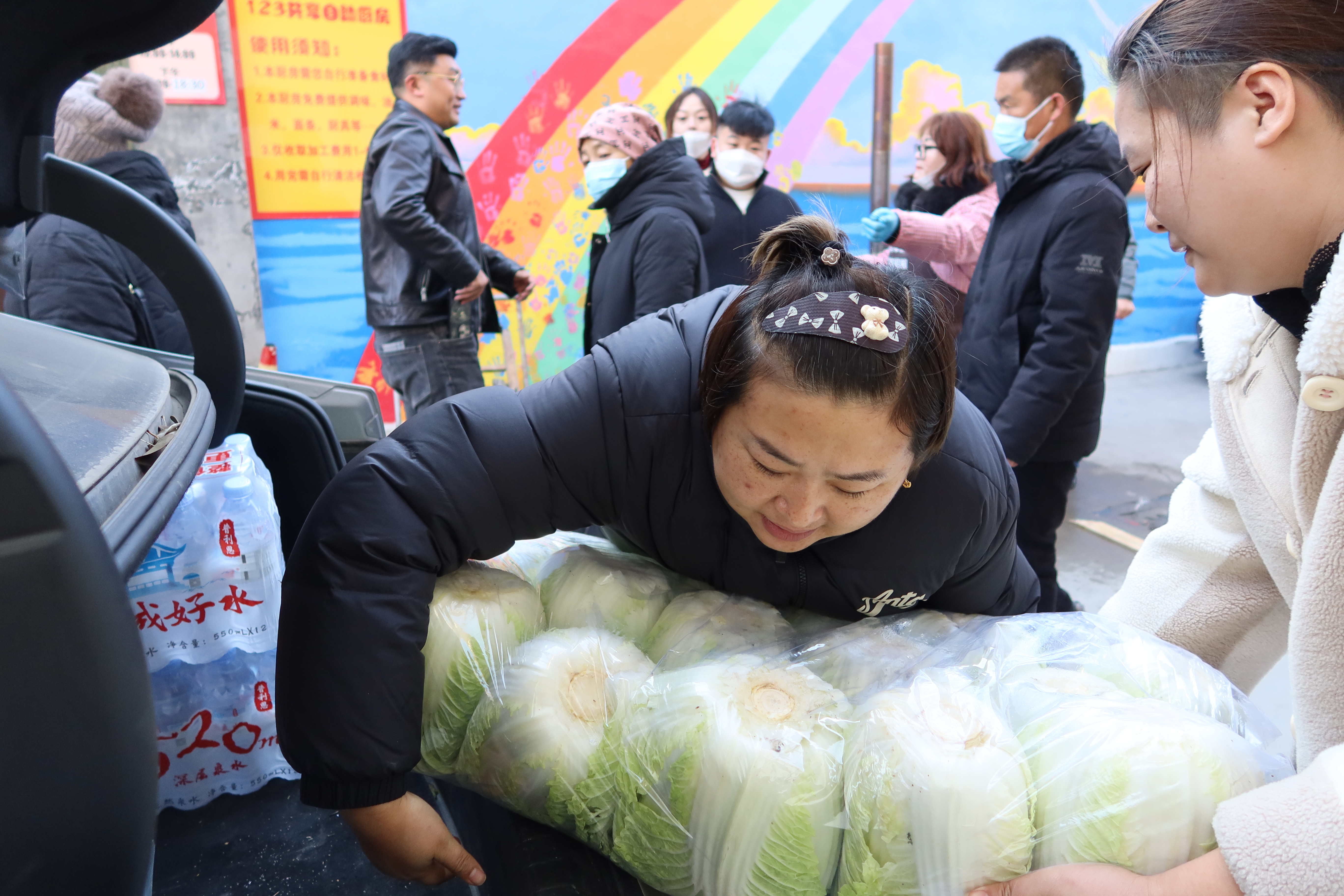 融媒·画像丨医院旁的小巷中，这间厨房氤氲着亲情的味道——情满“小厨房”