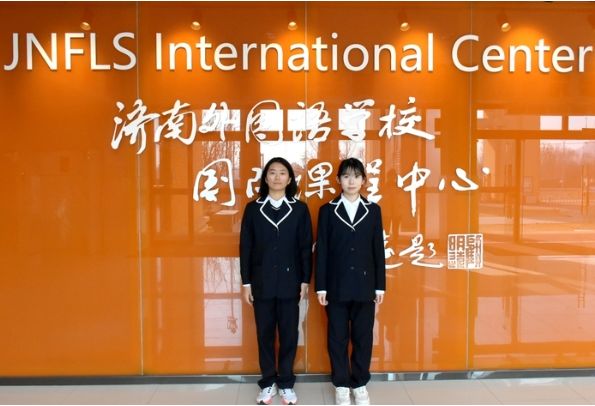 Оксфордский университет объявил списки успешно сдавших экзамены, которые включили двух студентов из Цзинаньскую школу иностранных языков 