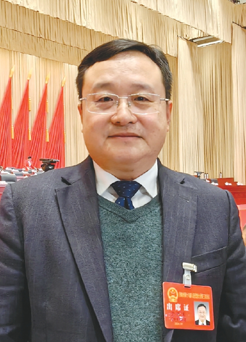 市人大代表尹燕东：信息化助推紧密型医共体建设