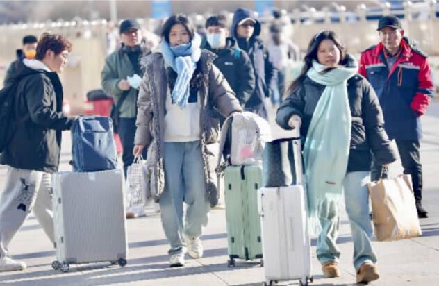 Student Traffic Rises as Winter Vacation Starts