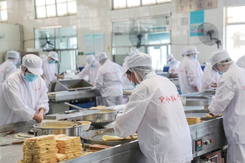 融媒·先锋丨党建是企业高质量发展的引擎，更为农产品插上了远销的翅膀——煎饼“出海记”