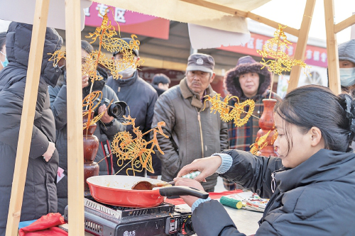 Деревенский фестиварь культуры и туризма к празднику Весны 2024 года в провинции Шаньдун начинался.