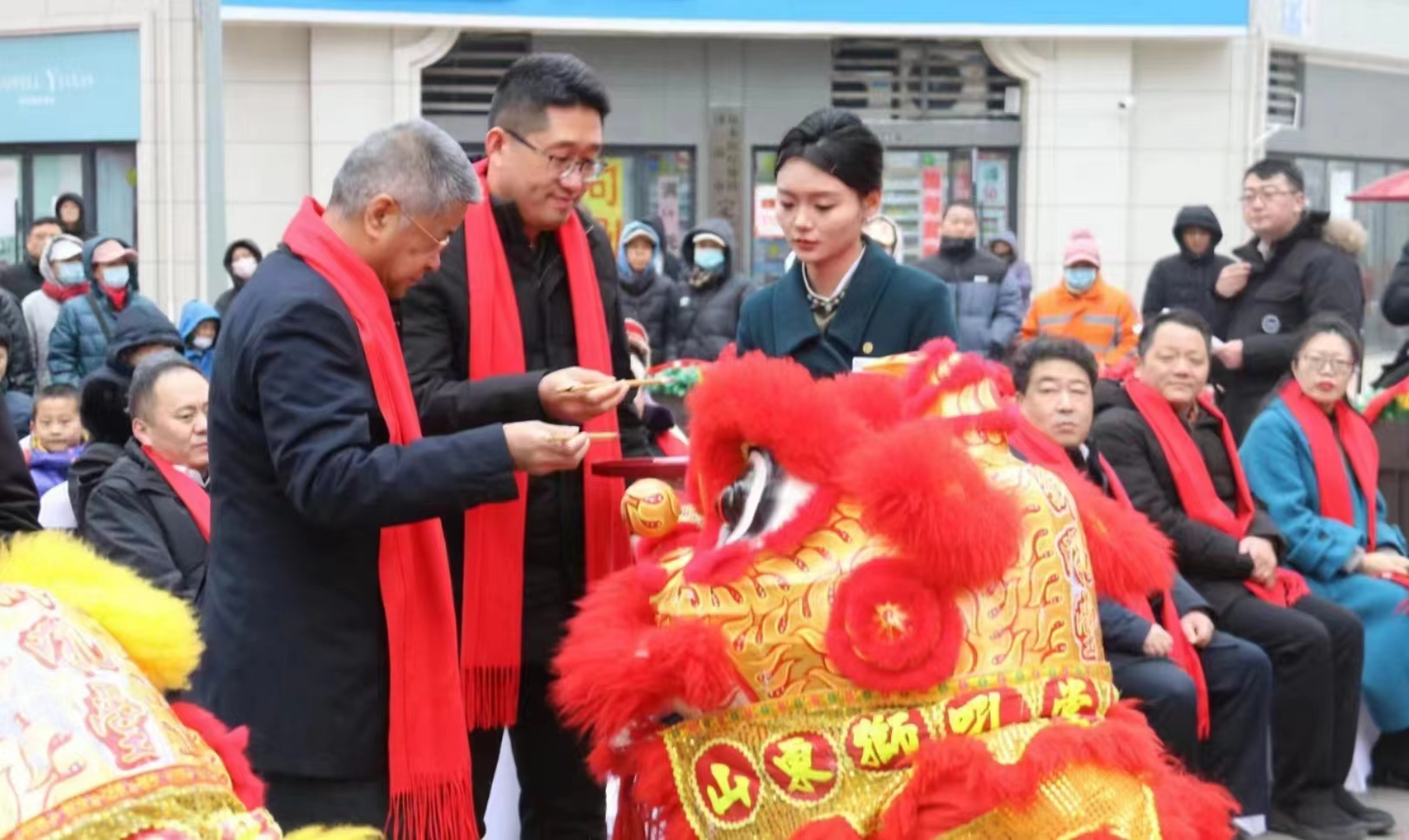 赶年集、过大年 “齐鲁潮集世界新禧”山东年货大集暨济南报业精品年货节活动正式启动