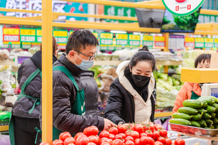 济南市确保节日期间民生商品量足价稳