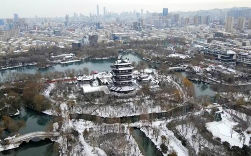 Jinan antique derrière la neige, pleine de poésie
