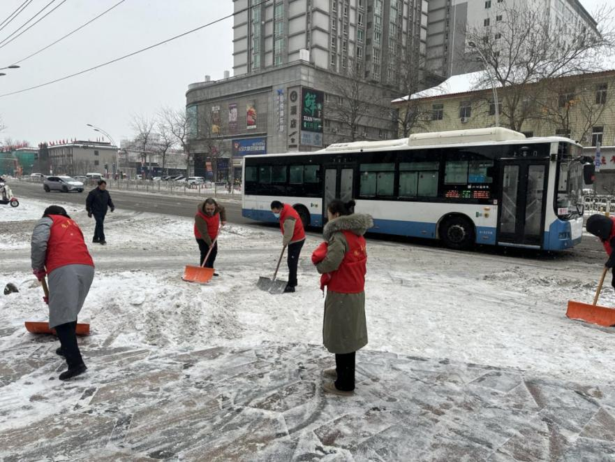 危难之中见阳光，迎战雨雪阳光保险在行动