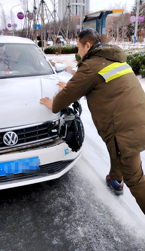 危难之中见阳光，迎战雨雪阳光保险在行动