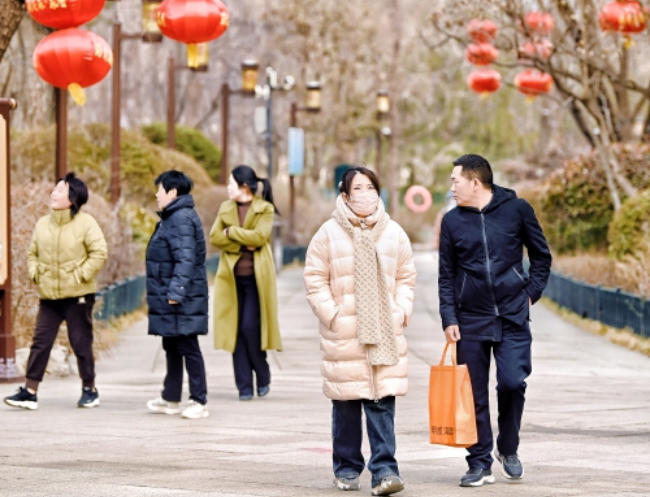 Fall of Temperature Can’t Hinder Enthusiasm for Visiting Parks