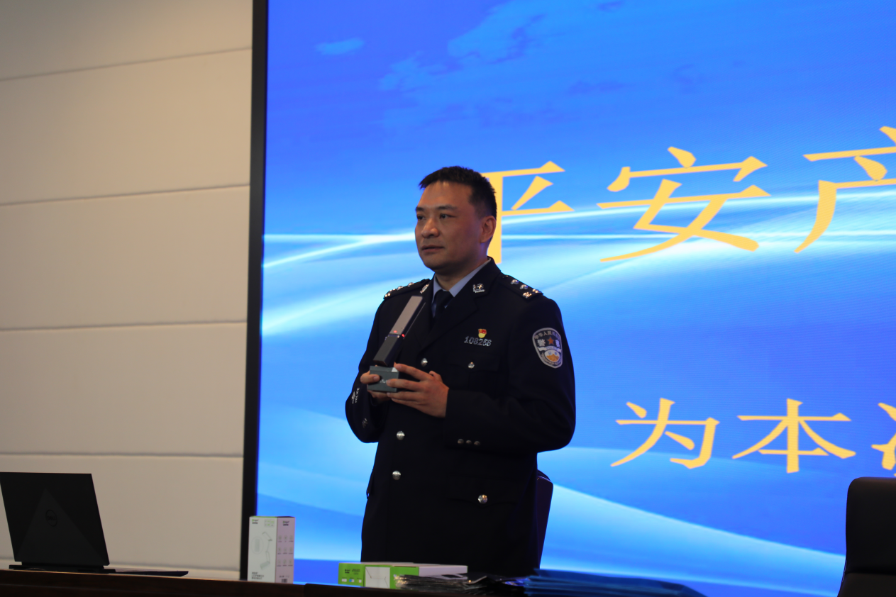 反诈宣传进校园 警企共筑“防护网”｜平安产险山东分公司开展金融知识进校园活动