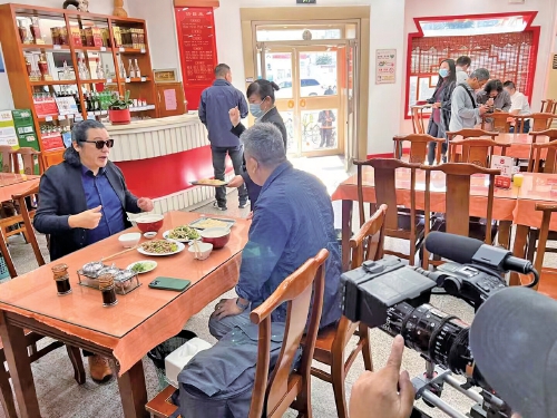 啥是山东味儿？他要“吃遍”16市细品