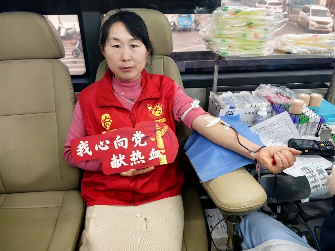 王原清：3000毫升献血量，3000小时志愿服务……她做“热心大姐”很快乐