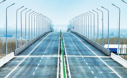 建邦聊泰黄河公铁大桥正式通车 连接东阿县和平阴县 是国内最大跨径钢桁梁公铁两用桥