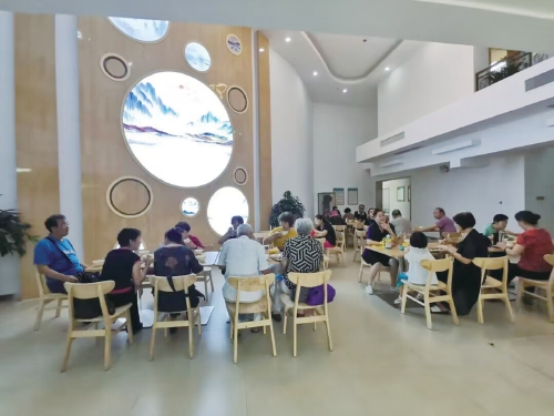 关注老年人“一餐热饭”，济南织密老年助餐站点网络