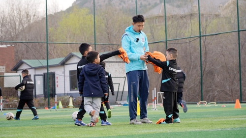 济南青少年足球教练孙明昊：把更多孩子带到足球场、留在足球场