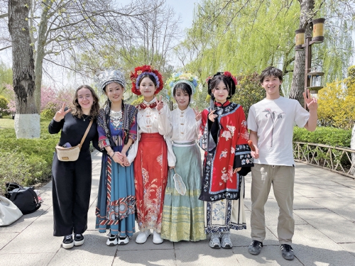 “泉”在济南过五一 