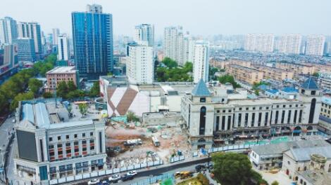 Two “Time-honored” Malls in Honglou Business District Demolished