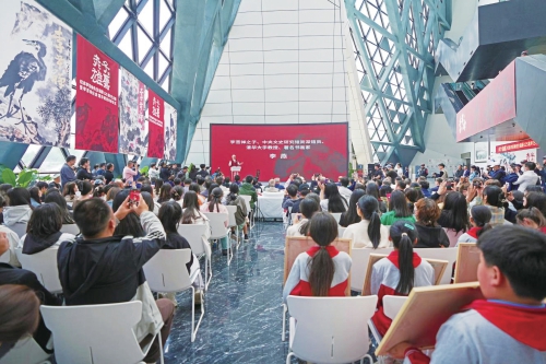 赤子雄鹰·纪念李苦禅先生诞辰125周年艺术展昨日开幕