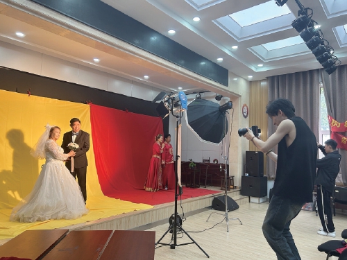 基层活动多姿多彩，百姓生活有滋有味