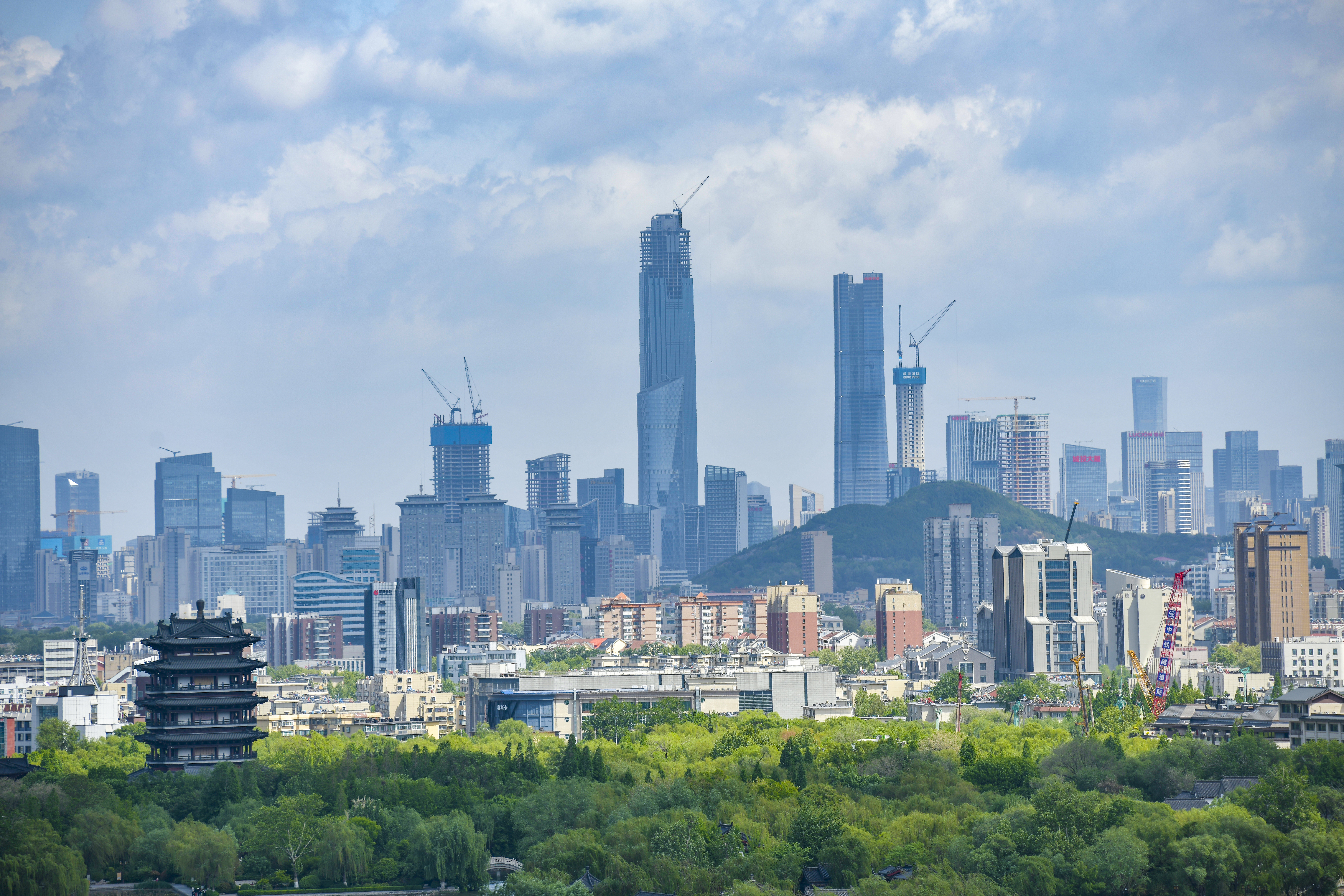 向着“强、新、优、富、美、高”强省会目标——项目热度“擎”起发展高度