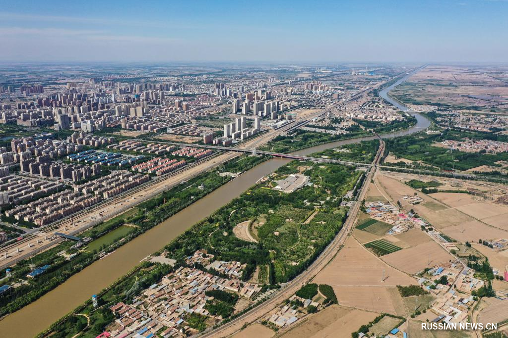 Орошаемая водой реки Хуанхэ аграрная зона в АР Внутренняя Монголия