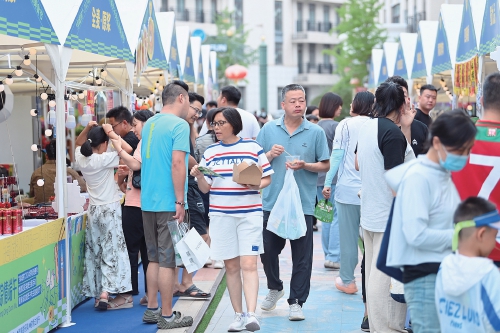 泉城首届把子肉主题美食节 吸引众多市民尝鲜