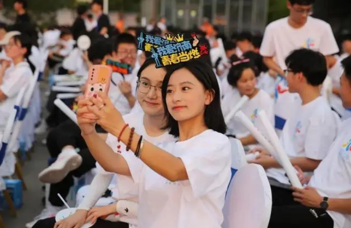 趵眼｜仲夏的济南，群贤毕至熠熠生辉