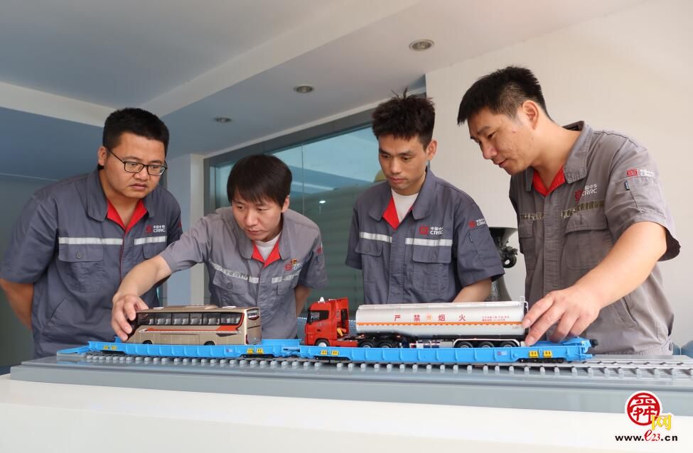 融媒·画像丨两代人的科研接力，让中国智造闪耀在欧洲的铁路上——“中德故事”的反向续写