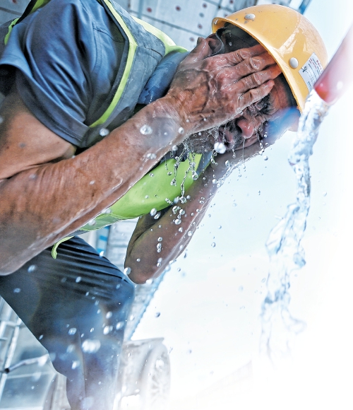 热到“发烧”！6月高温天近年屡现 截至昨天下午，山东各地共发布了44个高温红色预警